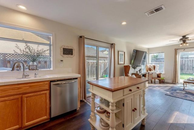 724 Wisteria Drive, Gilroy, CA 95020