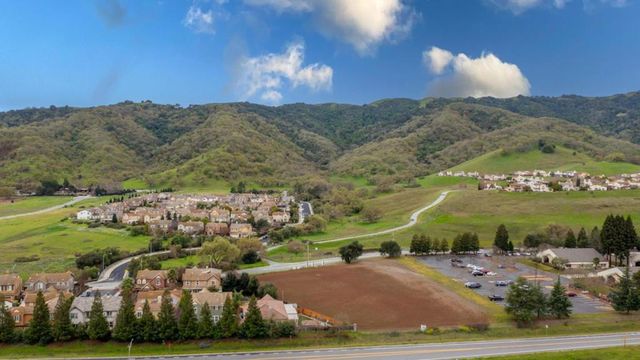 724 Wisteria Drive, Gilroy, CA 95020