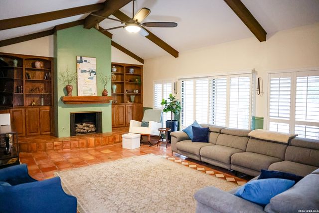 8815 E Spanish Moss, Windcrest, TX 78239