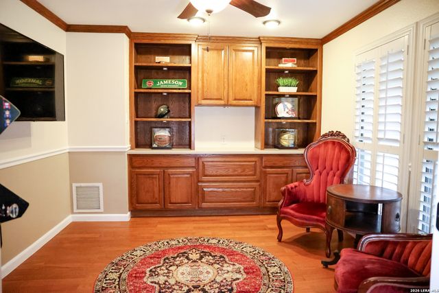 8815 E Spanish Moss, Windcrest, TX 78239