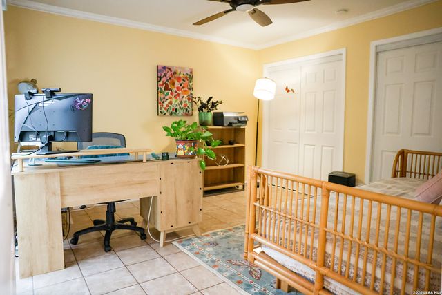 8815 E Spanish Moss, Windcrest, TX 78239