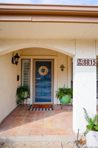 8815 E Spanish Moss, Windcrest, TX 78239