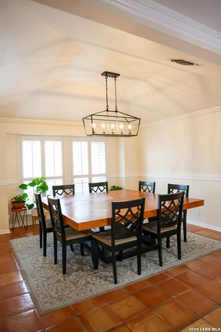 8815 E Spanish Moss, Windcrest, TX 78239