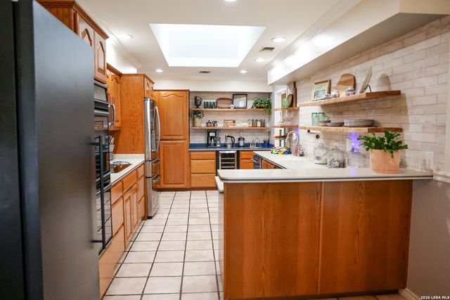 8815 E Spanish Moss, Windcrest, TX 78239