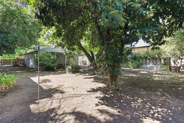 2165 Paris Avenue, Redding, CA 96001