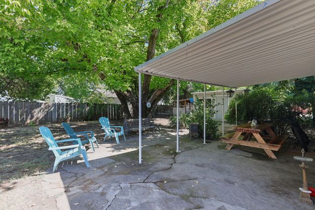2165 Paris Avenue, Redding, CA 96001