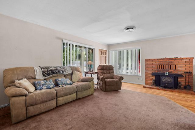 2165 Paris Avenue, Redding, CA 96001