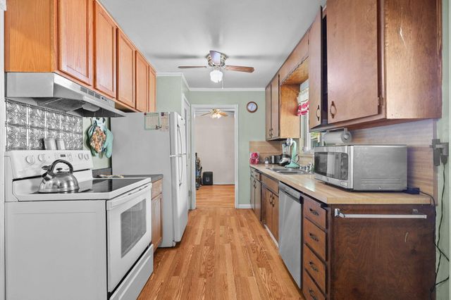 2165 Paris Avenue, Redding, CA 96001