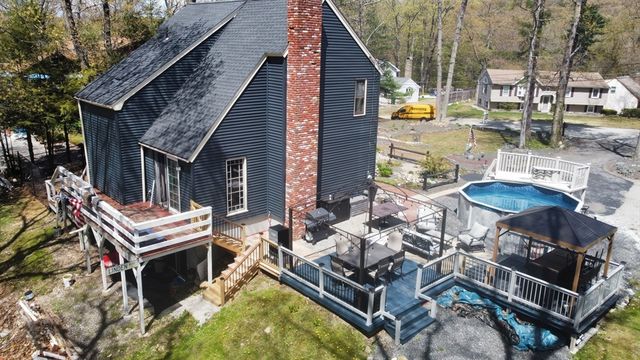 40 Scenic Ave, Webster, MA 01570