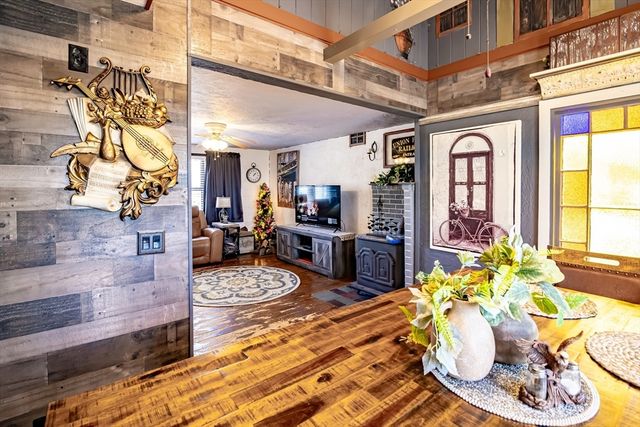 40 Scenic Ave, Webster, MA 01570