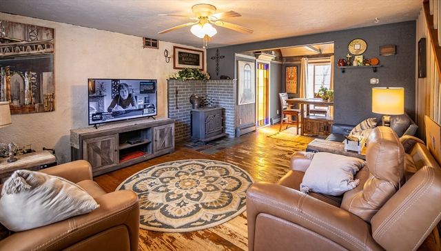40 Scenic Ave, Webster, MA 01570
