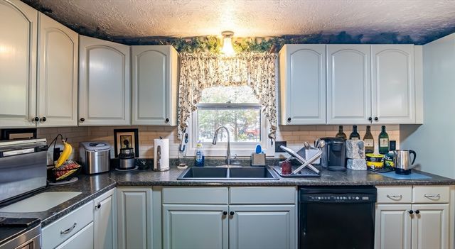 40 Scenic Ave, Webster, MA 01570