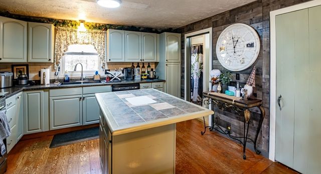 40 Scenic Ave, Webster, MA 01570