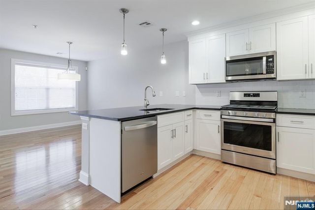 2-48 Grove Avenue 20, Cedar Grove, NJ 07009