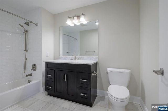 2-48 Grove Avenue 20, Cedar Grove, NJ 07009