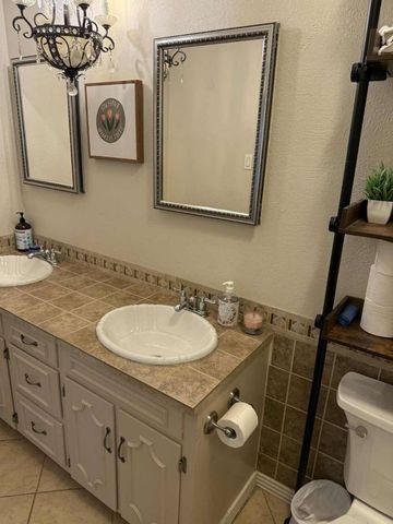 832 Chateau Valee Circle, Bedford, TX 76022