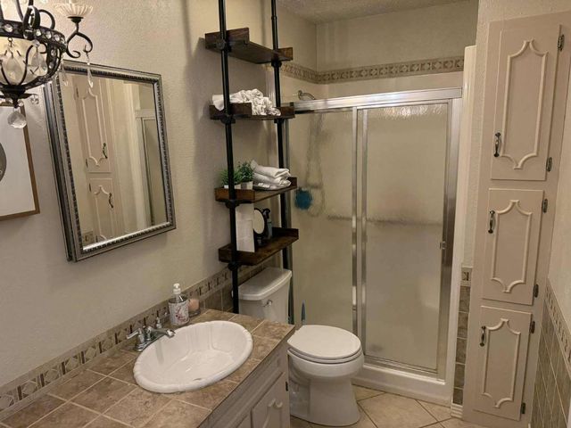 832 Chateau Valee Circle, Bedford, TX 76022