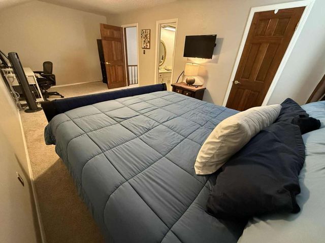 832 Chateau Valee Circle, Bedford, TX 76022