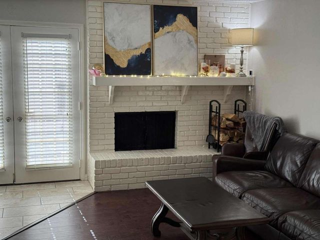 832 Chateau Valee Circle, Bedford, TX 76022