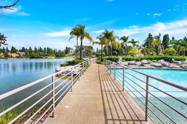 2083 Lakeridge Circle 104, Chula Vista, CA 91913