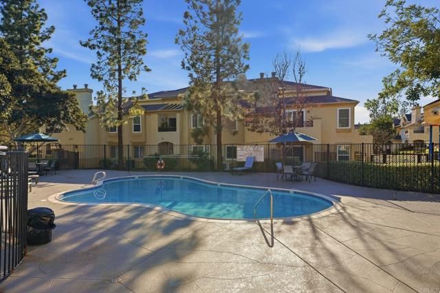 2083 Lakeridge Circle 104, Chula Vista, CA 91913