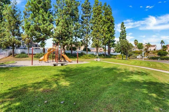 2083 Lakeridge Circle 104, Chula Vista, CA 91913