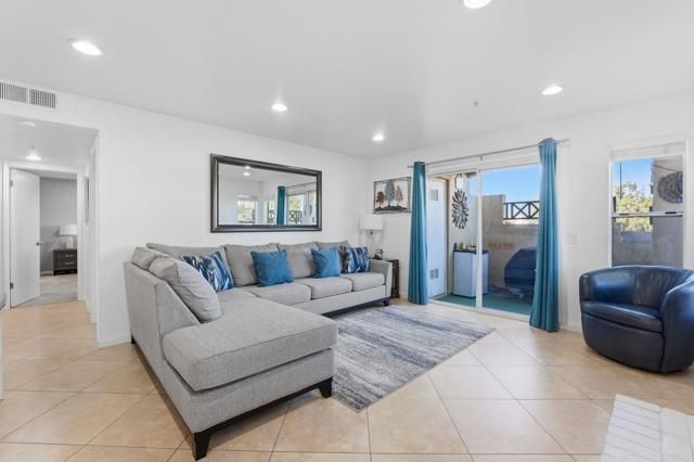 2083 Lakeridge Circle 104, Chula Vista, CA 91913