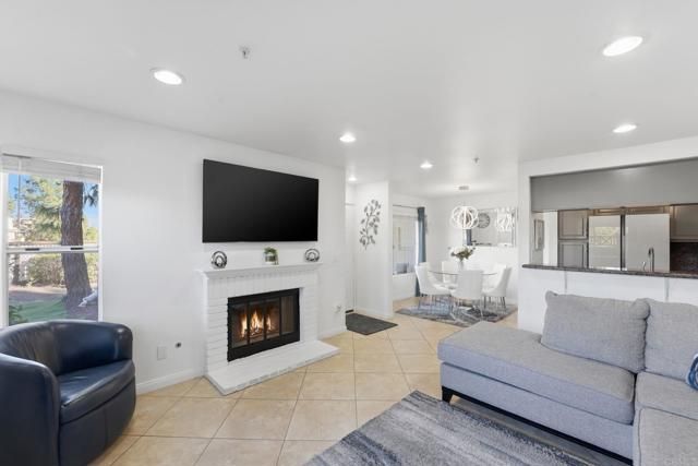 2083 Lakeridge Circle 104, Chula Vista, CA 91913