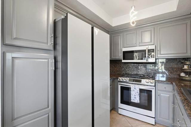 2083 Lakeridge Circle 104, Chula Vista, CA 91913