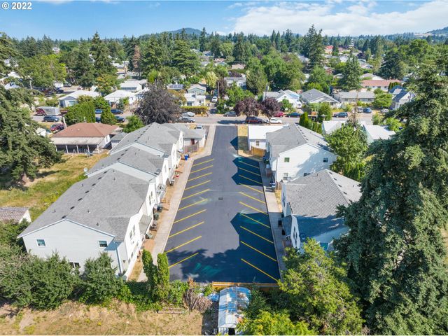 7636 Se HENDERSON St, Portland, OR 97206