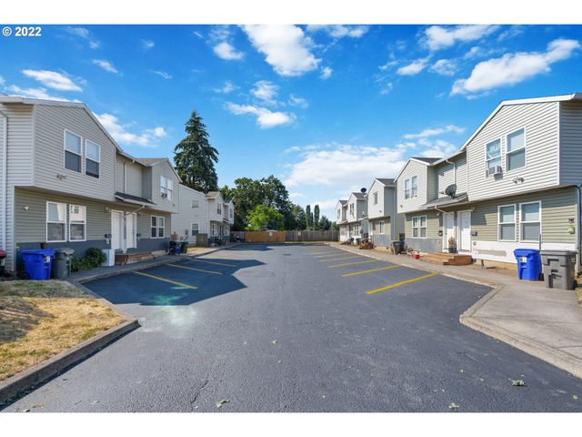 7636 Se HENDERSON St, Portland, OR 97206