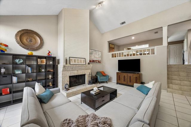 2811 Lighthouse Drive, Houston, TX 77058