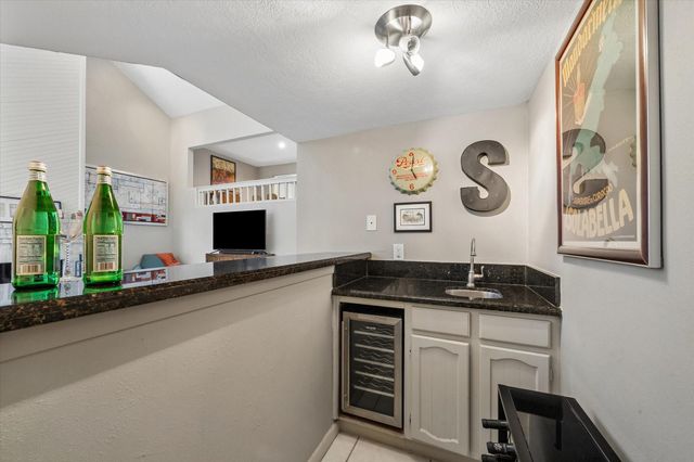 2811 Lighthouse Drive, Houston, TX 77058