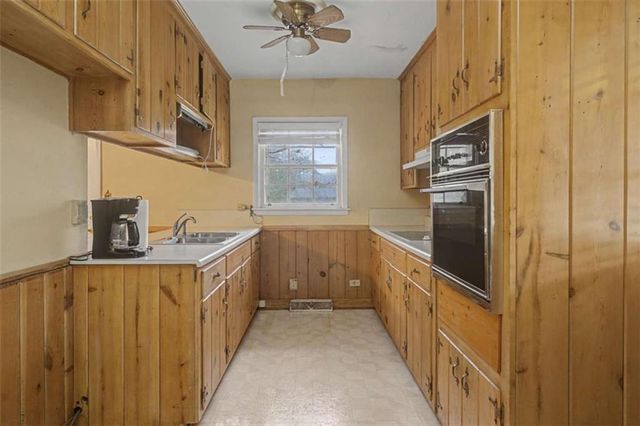 263 E Girard Avenue E, Cedartown, GA 30125