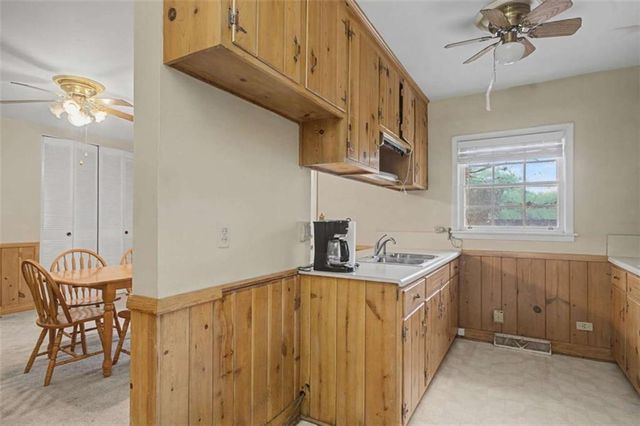 263 E Girard Avenue E, Cedartown, GA 30125