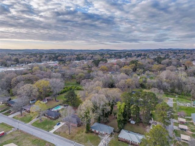 263 E Girard Avenue E, Cedartown, GA 30125