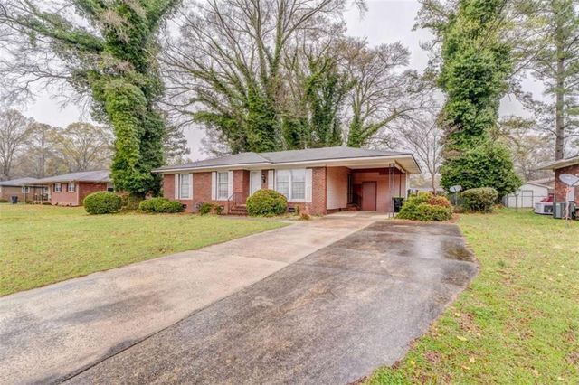 263 E Girard Avenue E, Cedartown, GA 30125