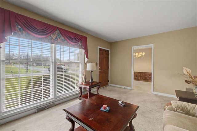 263 E Girard Avenue E, Cedartown, GA 30125