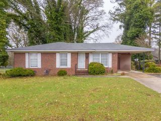 263 E Girard Avenue E, Cedartown, GA 30125