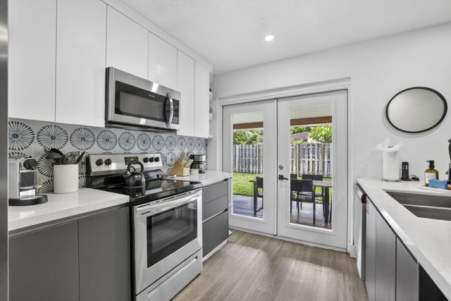 4601 NE 4th Avenue, Fort Lauderdale, FL 33334