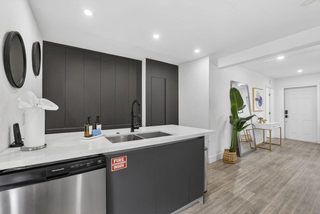 4601 NE 4th Avenue, Fort Lauderdale, FL 33334