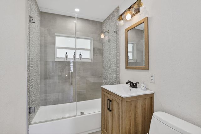 4601 NE 4th Avenue, Fort Lauderdale, FL 33334