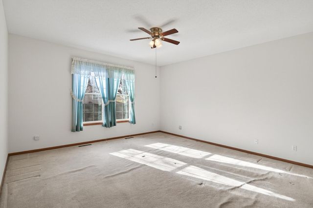 442 Meadowood Lane, Burnsville, MN 55337