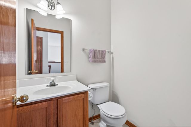 442 Meadowood Lane, Burnsville, MN 55337