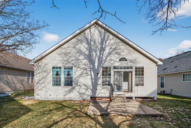 442 Meadowood Lane, Burnsville, MN 55337