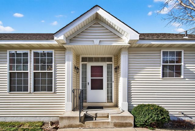 442 Meadowood Lane, Burnsville, MN 55337