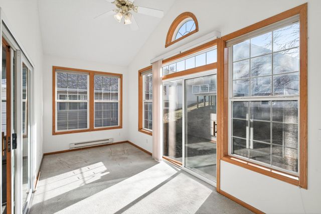 442 Meadowood Lane, Burnsville, MN 55337