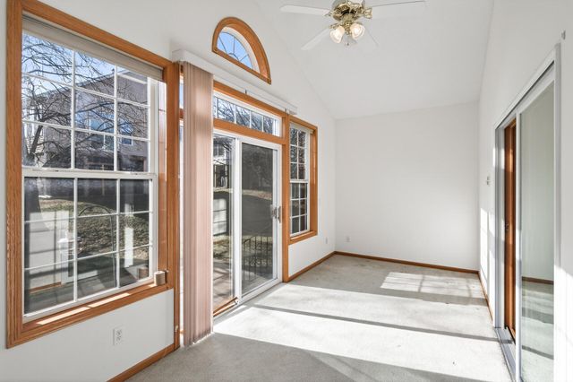 442 Meadowood Lane, Burnsville, MN 55337