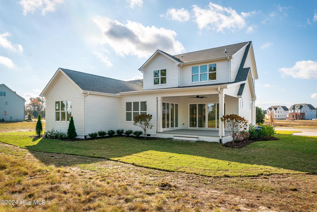 Image 35 of property listing at 124 Pine Tree Point, Snow Hill, NC 28580