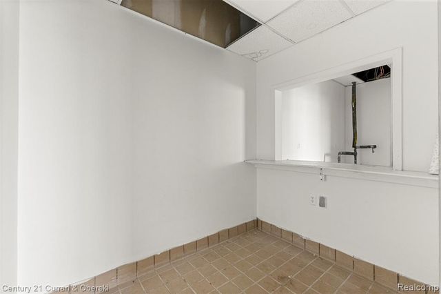 2300 S Schaefer Highway, Detroit, MI 48217